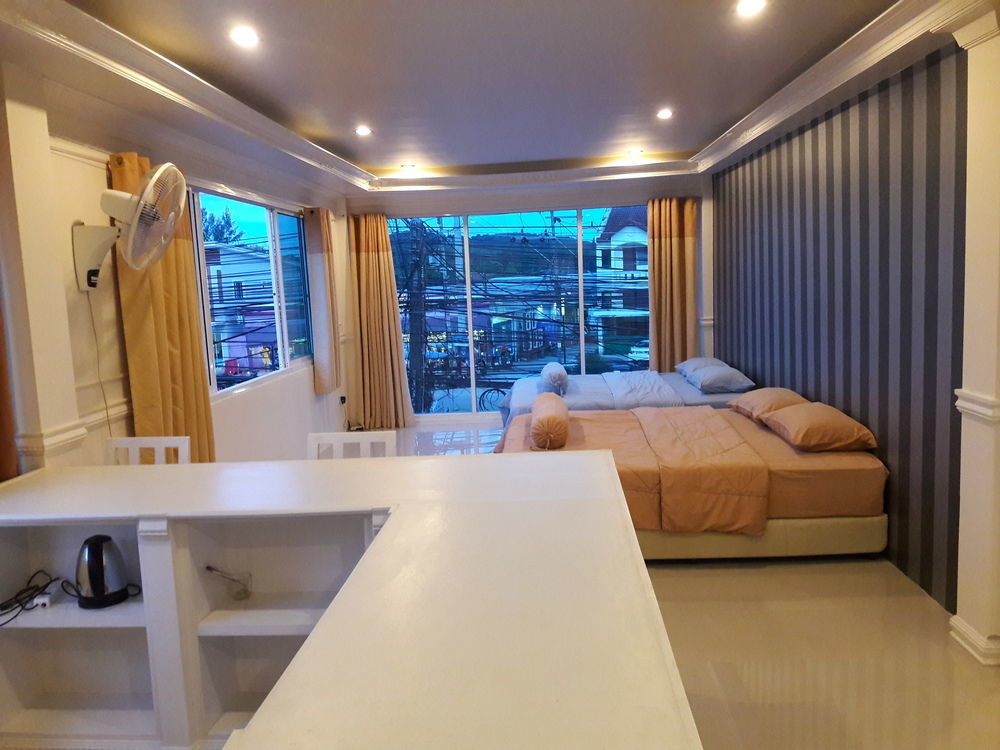 Oyo 1117 Phuket Airport Suites 타랑 외부 사진